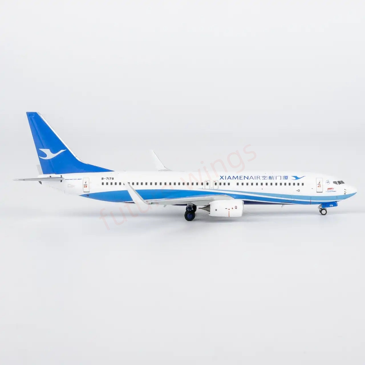 1:400 NG Models NG64148 XiamenAir B737-800 B-7178 Aircraft Model+Free Tractor