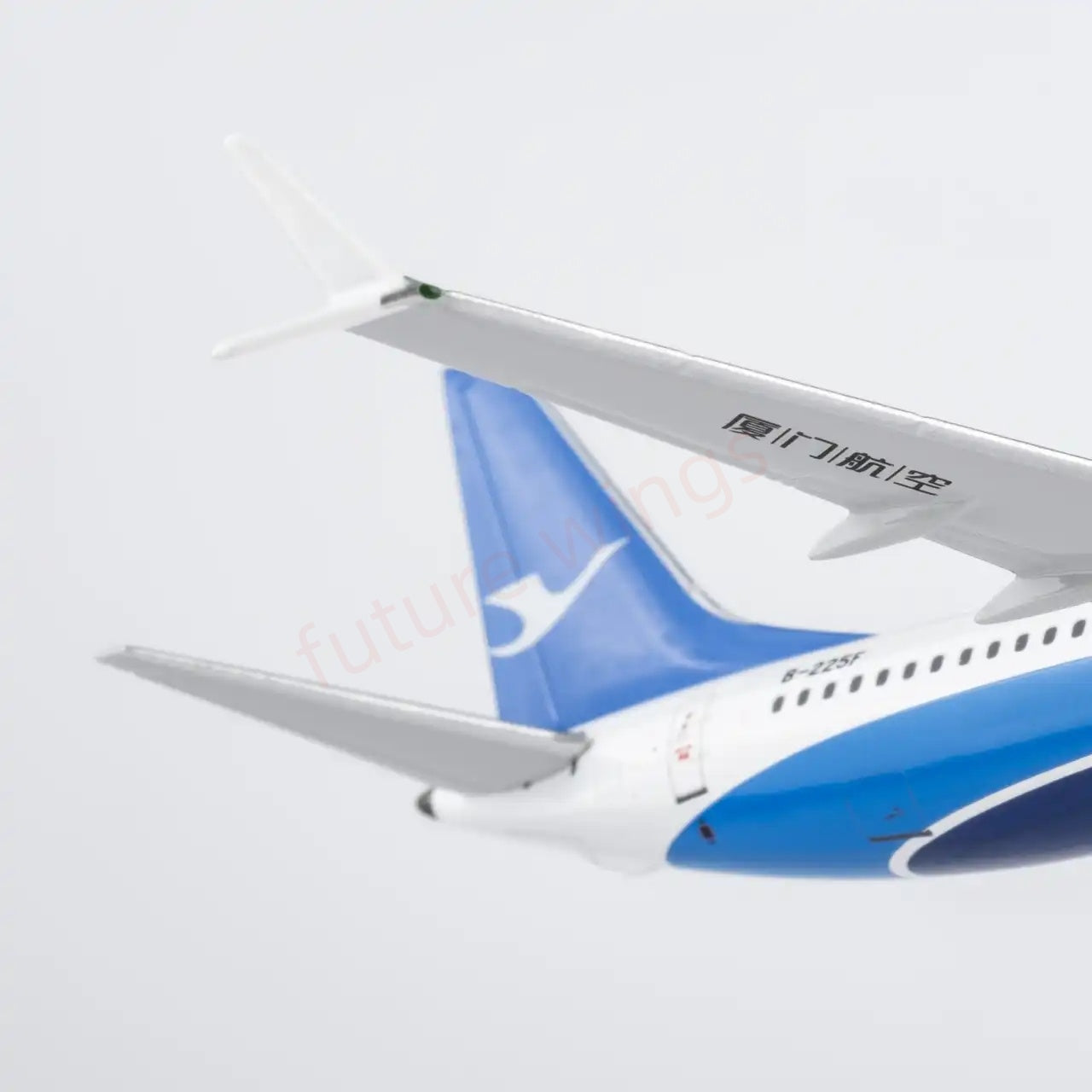 1:400 NG Models NG64152 XiamenAir B737 MAX8 B-225F Aircraft Model+Free Tractor