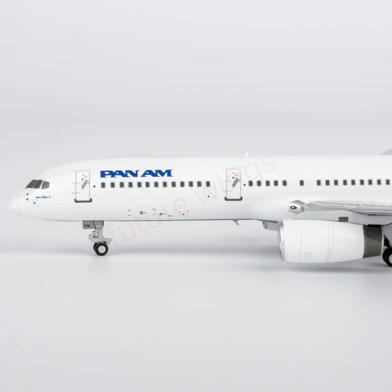 1:400 NG Models NG53210 Iceland Air B757-200 TF-FIC "Pan Am" Aircraft Model+Free Tractor