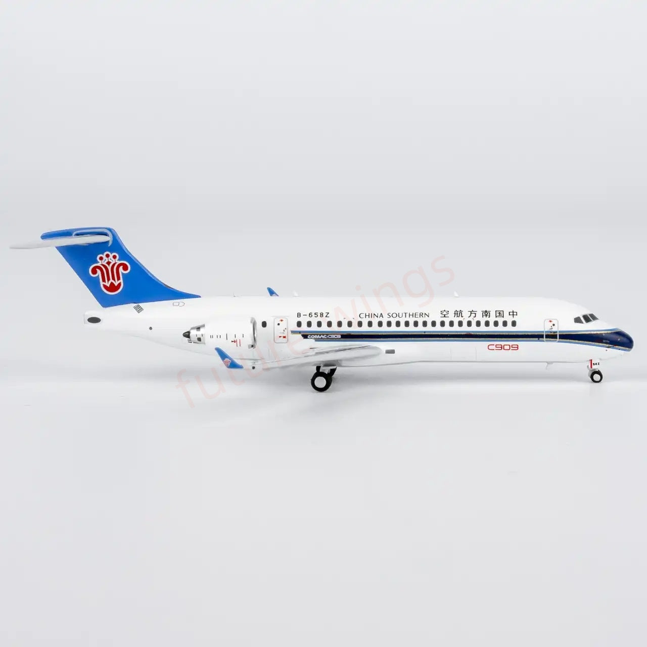 1:400 NG Models NG24064 China Southern Airlines C909 (ARJ21-700) B-658Z Aircraft Model+Free Tractor