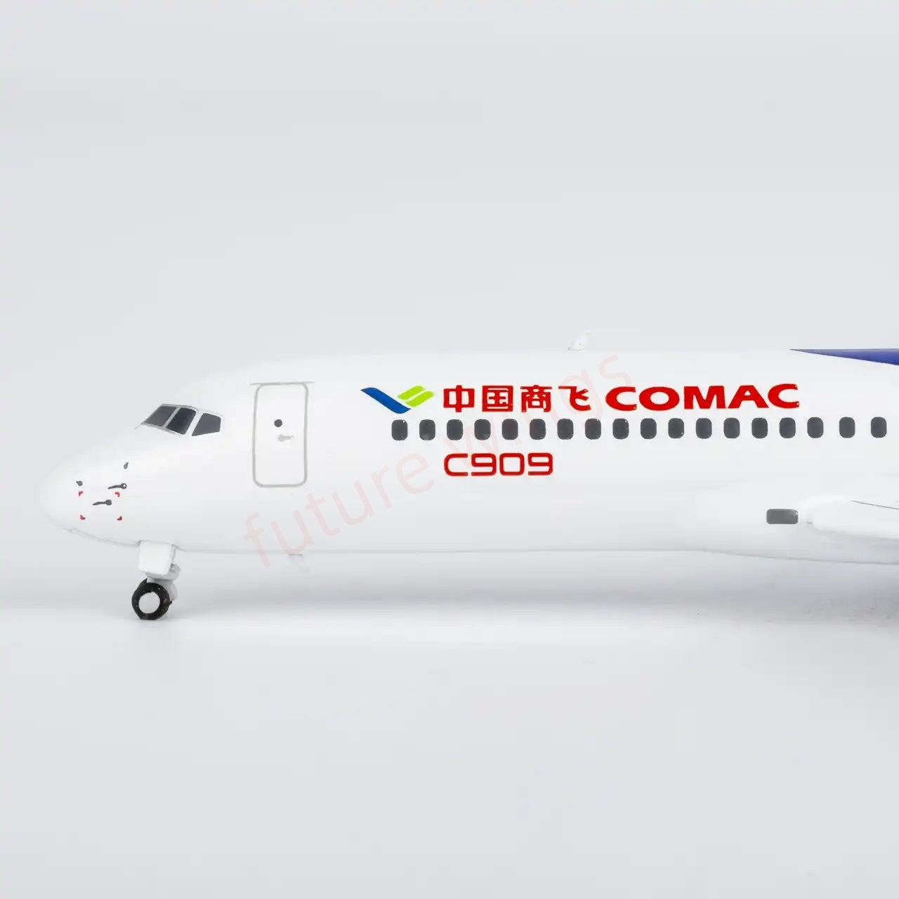 1:400 NG Models NG87123 COMAC C909 (ARJ21-700) Aircraft Model+Free Tractor