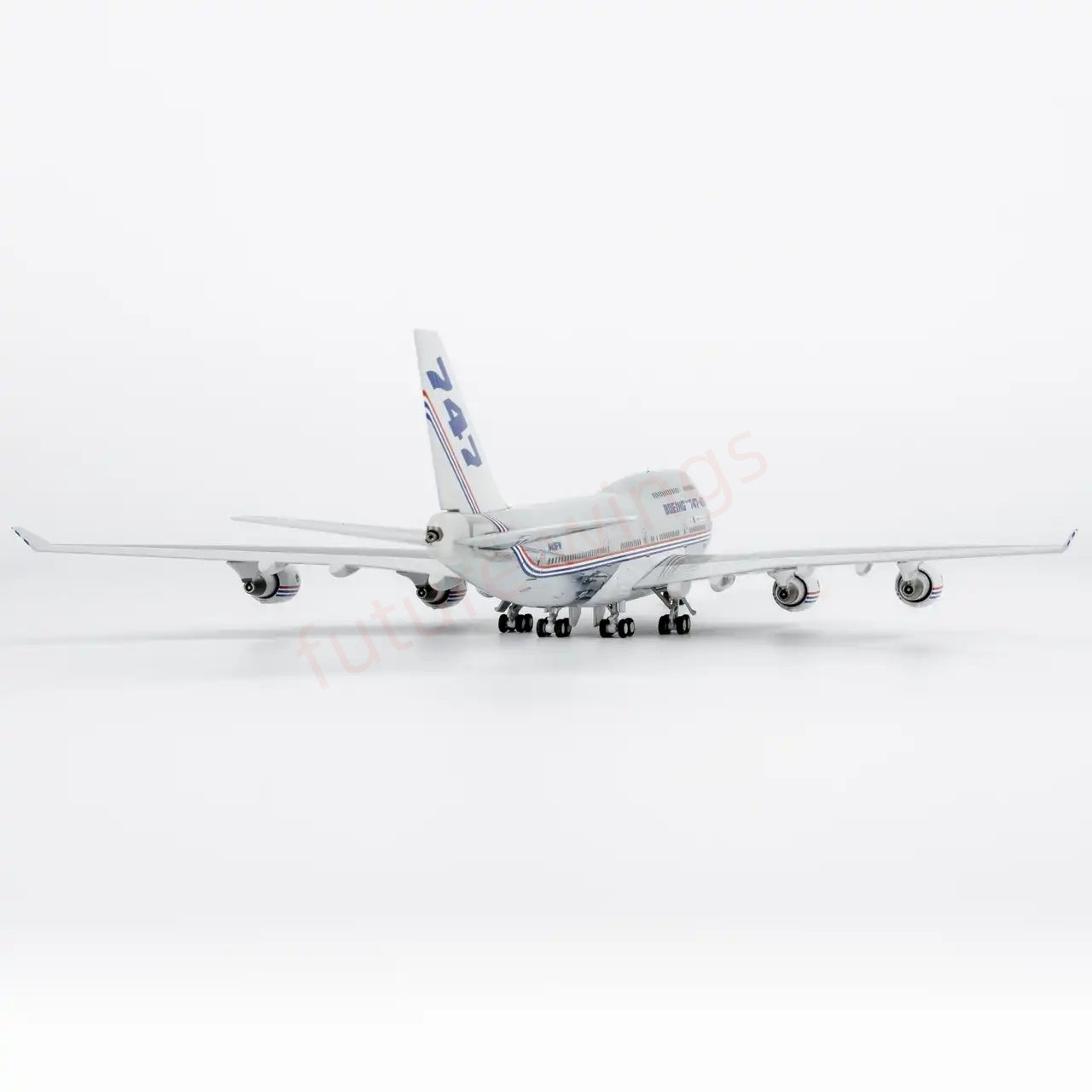 1:400 NG Models NG04009 Boeing House Color B747-400 N401PW ""Luxury Package"" Aircraft Model+Free Tractor