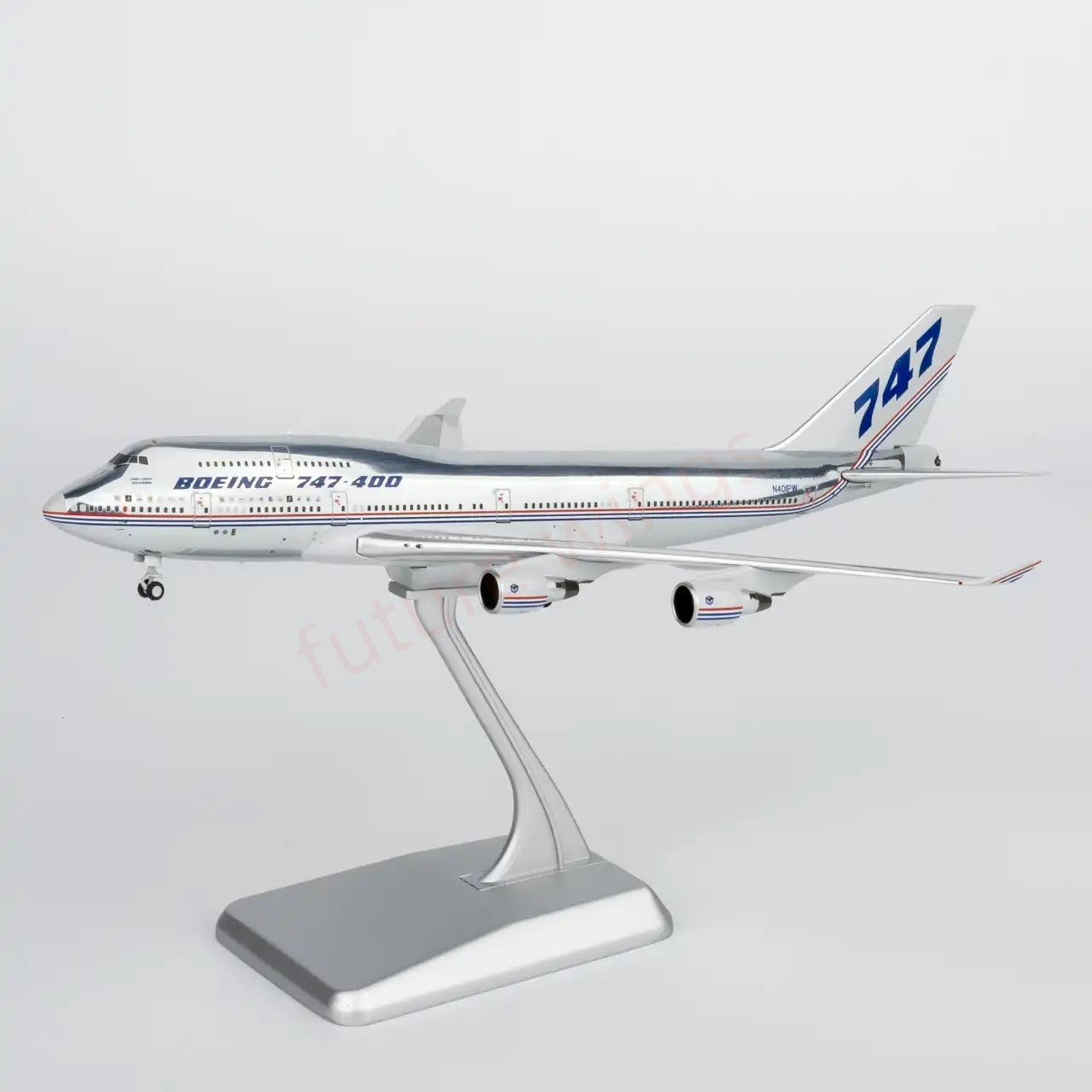 1:400 NG Models NG04009 Boeing House Color B747-400 N401PW ""Luxury Package"" Aircraft Model+Free Tractor