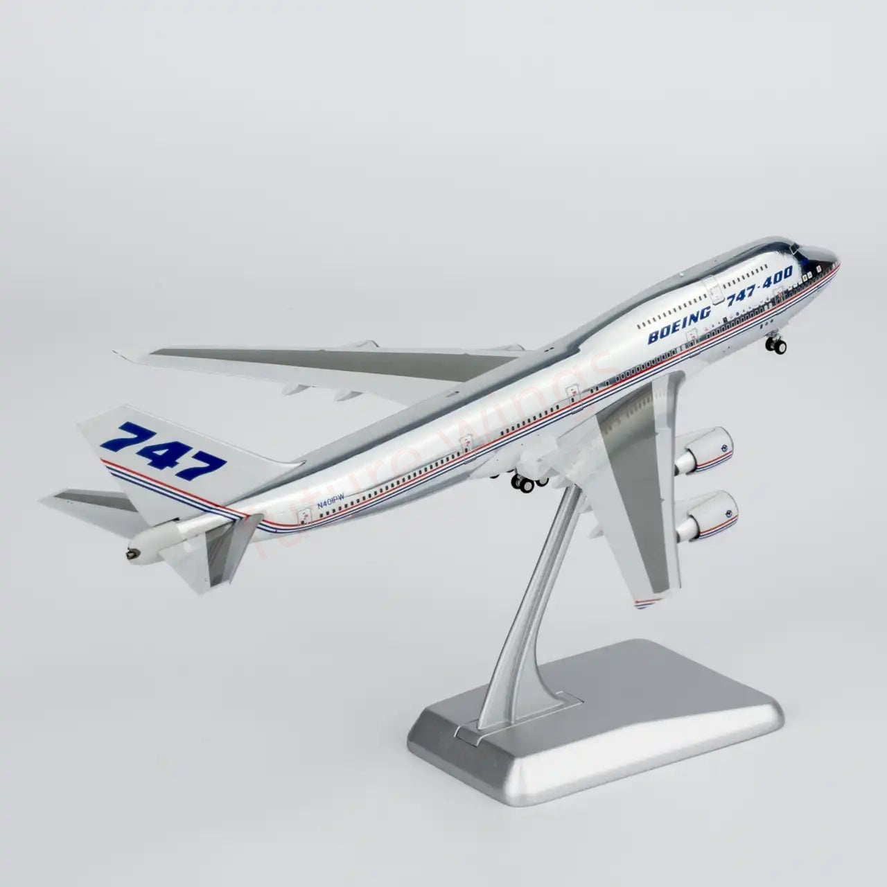 1:400 NG Models NG04009 Boeing House Color B747-400 N401PW ""Luxury Package"" Aircraft Model+Free Tractor