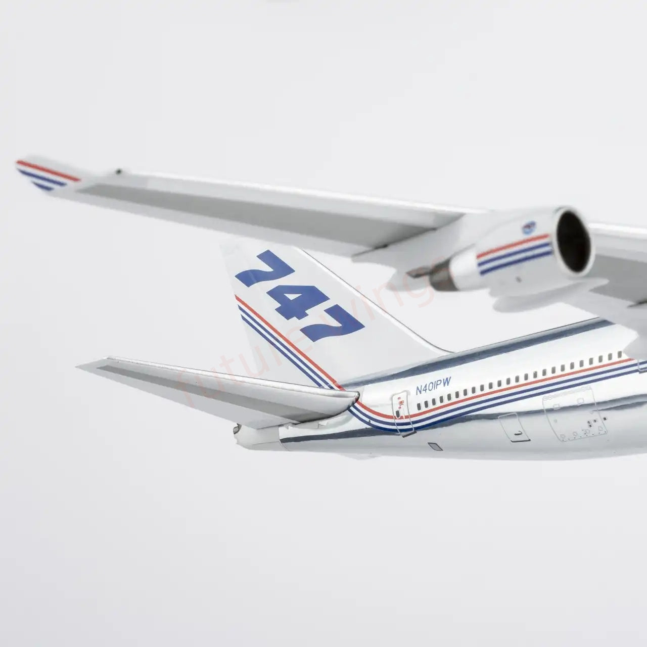 1:400 NG Models NG04009 Boeing House Color B747-400 N401PW ""Luxury Package"" Aircraft Model+Free Tractor