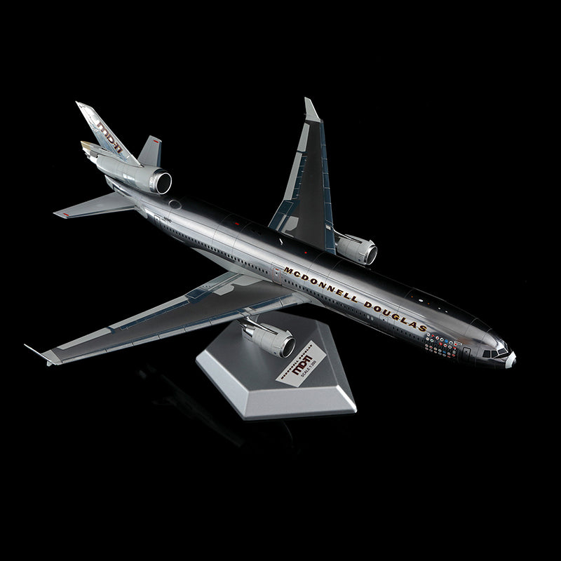 1:200 SQ Wings Mcdonnell Douglas MD-11 N111MD Diecast Aircraft Model