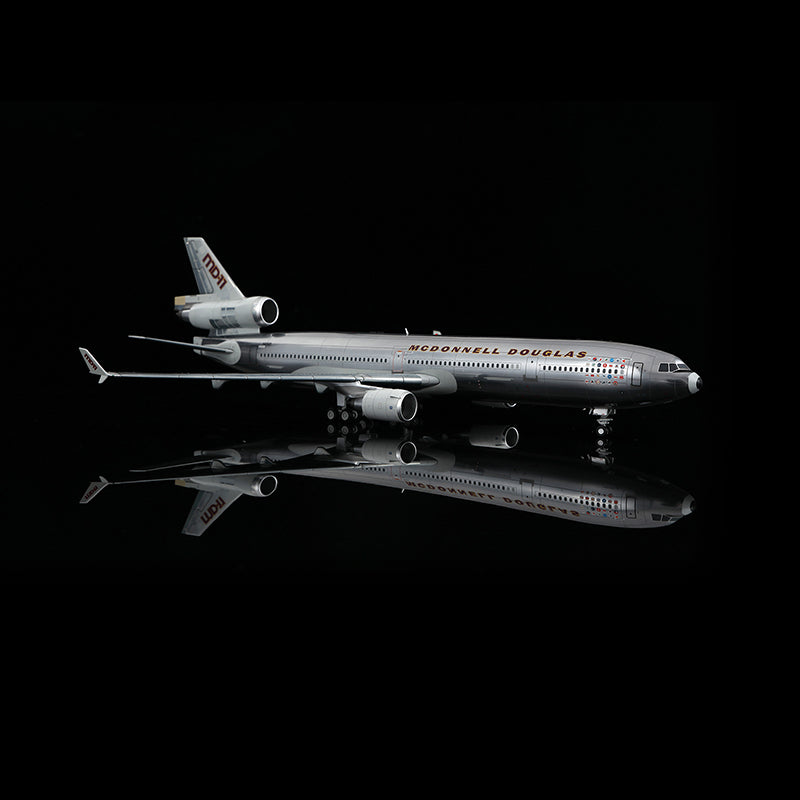 1:200 SQ Wings Mcdonnell Douglas MD-11 N111MD Diecast Aircraft Model