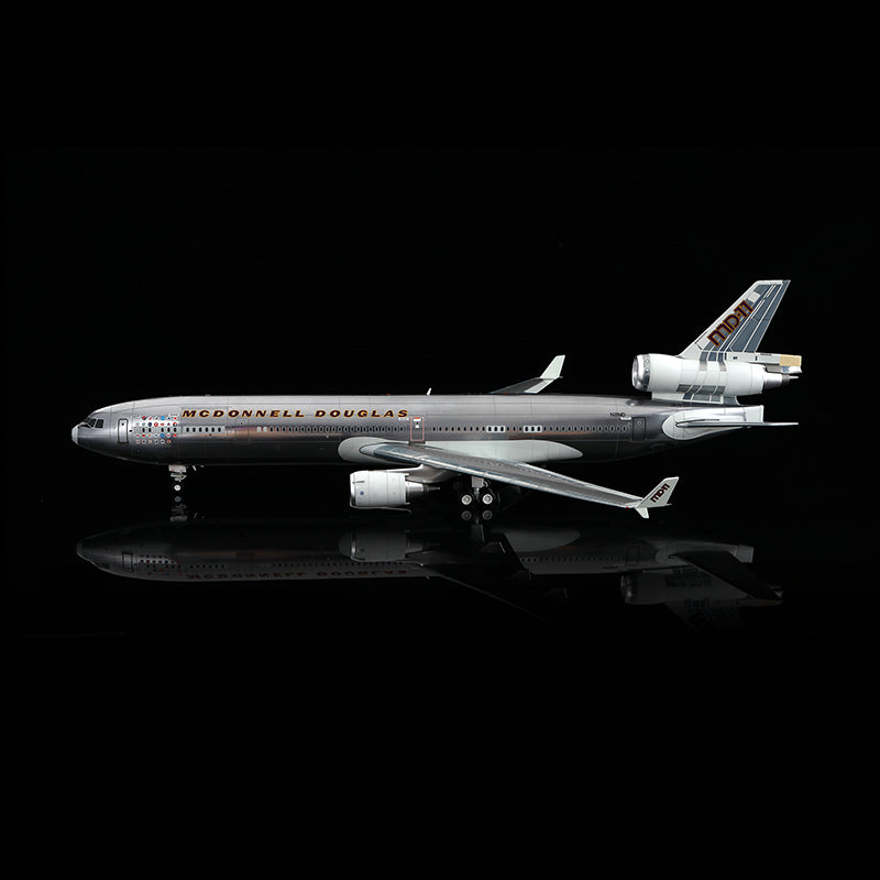 1:200 SQ Wings Mcdonnell Douglas MD-11 N111MD Diecast Aircraft Model