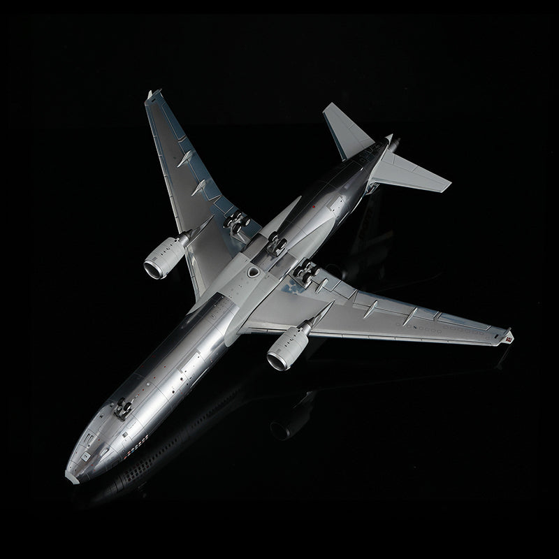 1:200 SQ Wings Mcdonnell Douglas MD-11 N111MD Diecast Aircraft Model