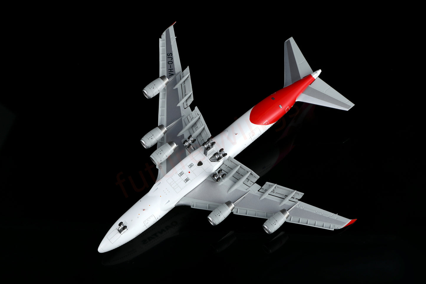 1:400 HX Models Qantas Airways B747-400 VH-OJS (5 engines and 4 engines)Aircraft Model Free Tractor +Stand