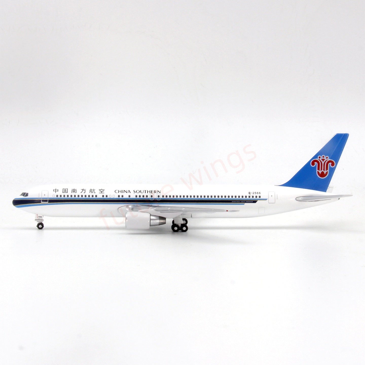 1:400 Jet Model China Southern Airlines B767-300ER B-2565 B-2566 Aircraft Model+Free Tractor