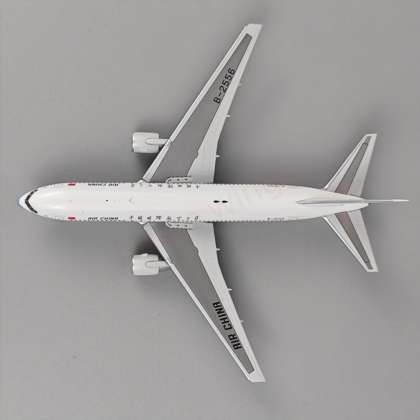 1:400 C Model Air China B767-200ER B-2556 Aircraft Model+Free Tractor