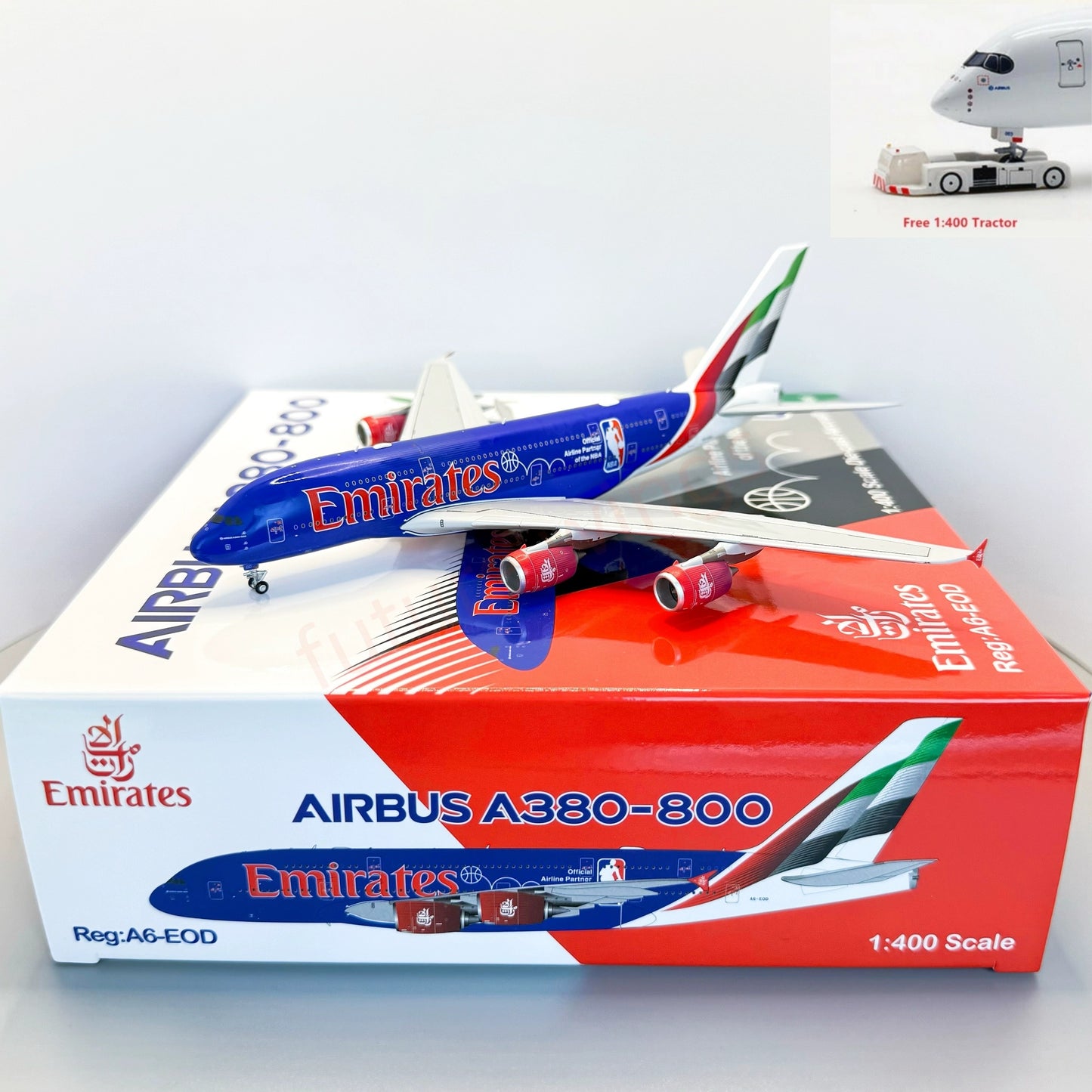 1:400 YY Wings Emirates Airways A380 A6-EOD Aircraft Model+Tractor