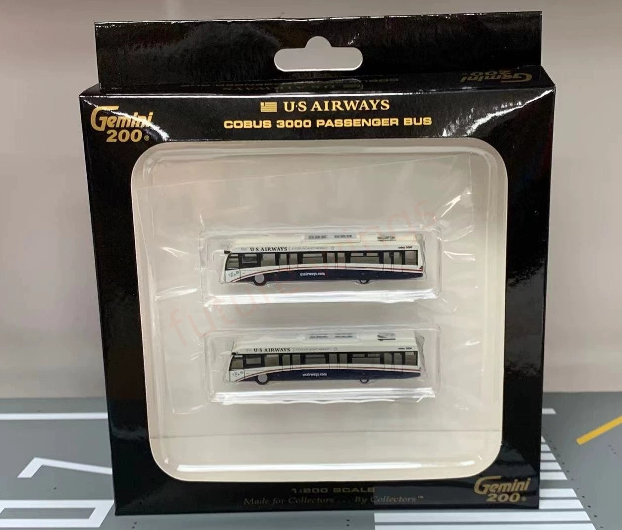 1:200 Gemini jets US Airways Coubus 3000 Passenger bus