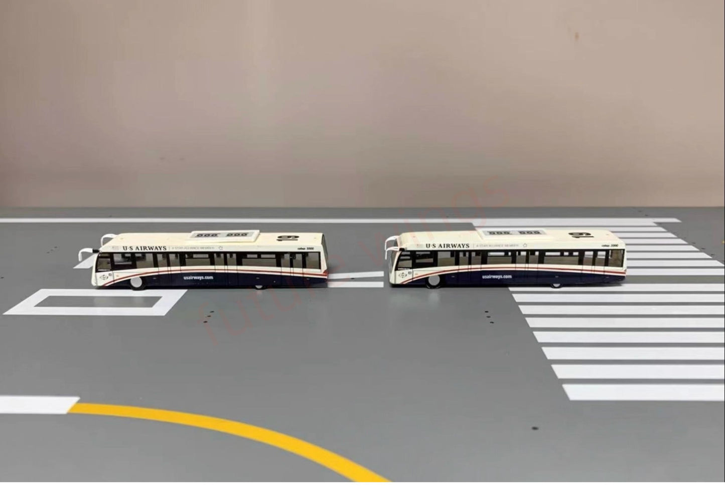 1:200 Gemini jets US Airways Coubus 3000 Passenger bus