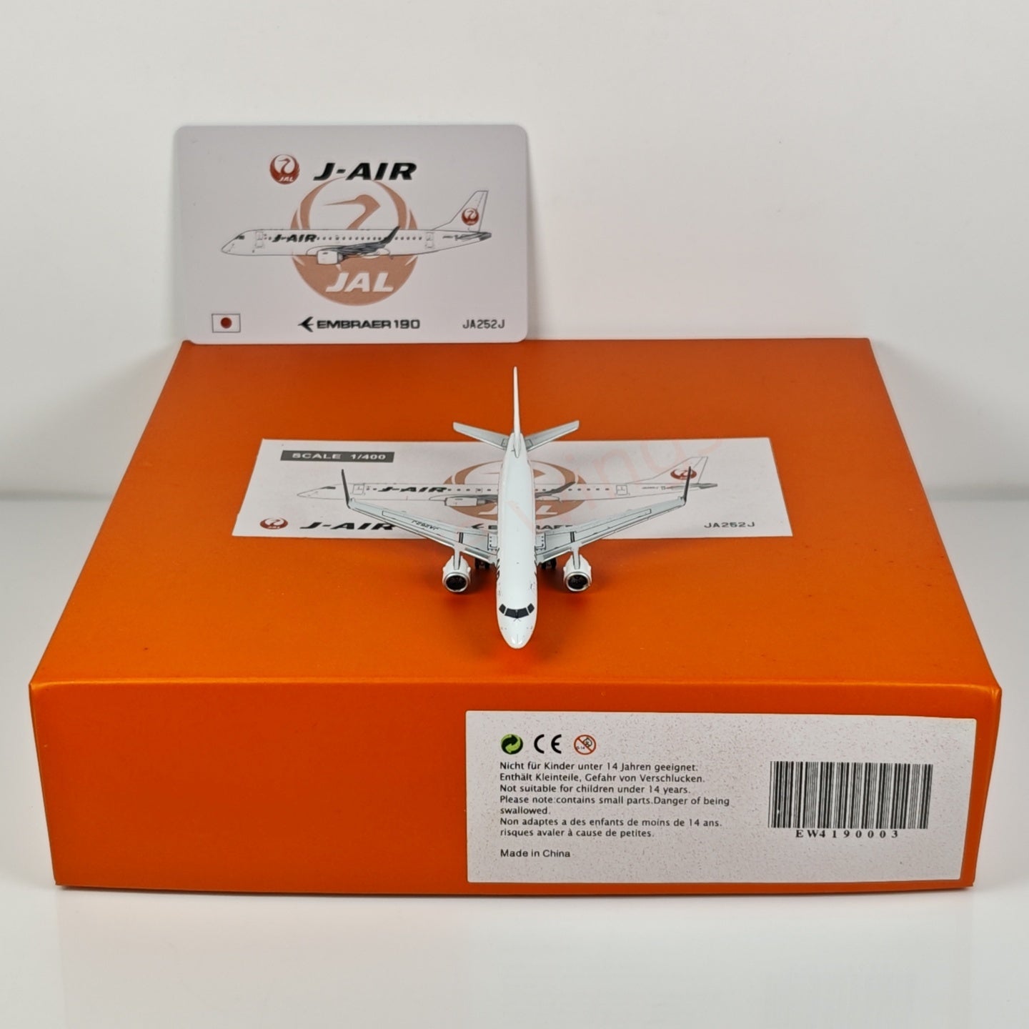 1:400 JC Wings EW4190003 Japan Airlines ERJ-190STD JA252J Aircraft Model+Free Tractor