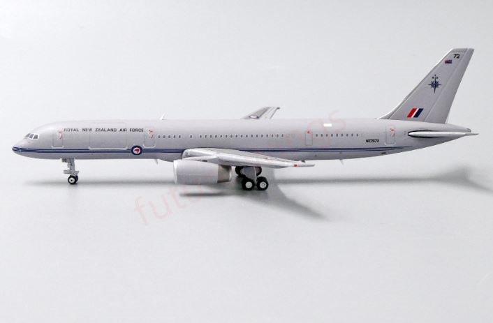 1:400 JC Wings XX4468 Air NewZeland B757-200 NZ7572 Aircraft Model+Free Tractor