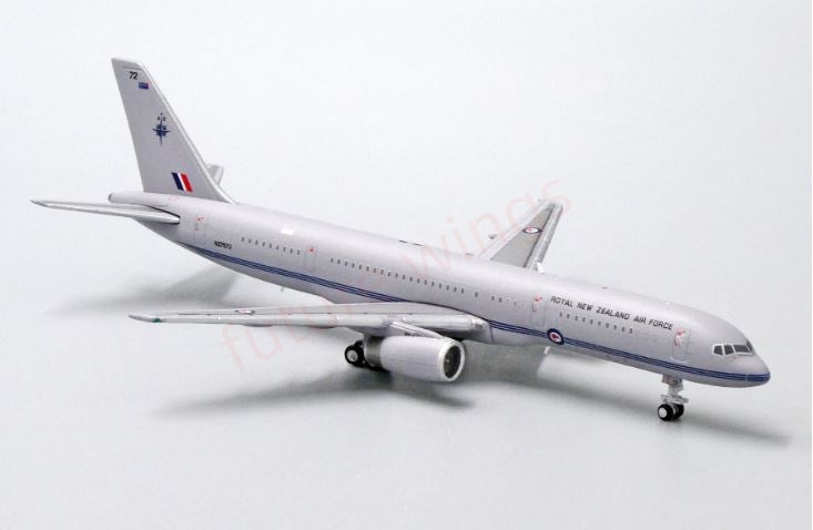 1:400 JC Wings XX4468 Air NewZeland B757-200 NZ7572 Aircraft Model+Free Tractor