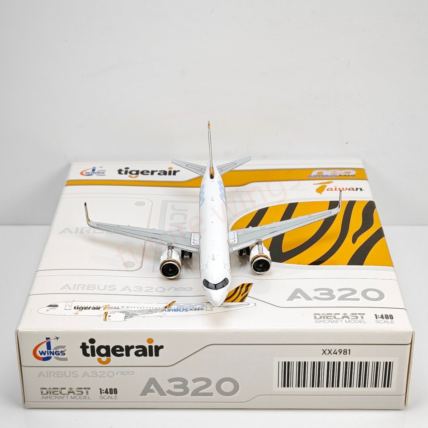 1:400 JC Wings XX4981 Tiger Air A320neo B-50021 Aircraft Model+Free Tractor