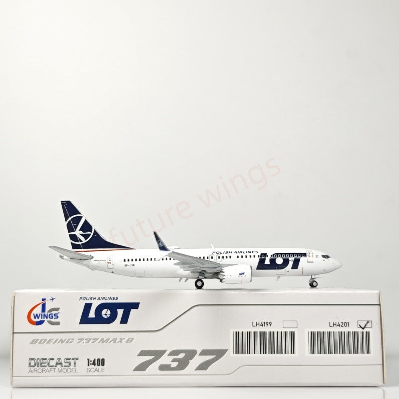 1:400 JC Wings LH4201 LOT B737 MAX8 SP-LVB Aircraft Model+Free Tractor