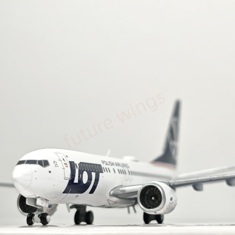 1:400 JC Wings LH4201 LOT B737 MAX8 SP-LVB Aircraft Model+Free Tractor