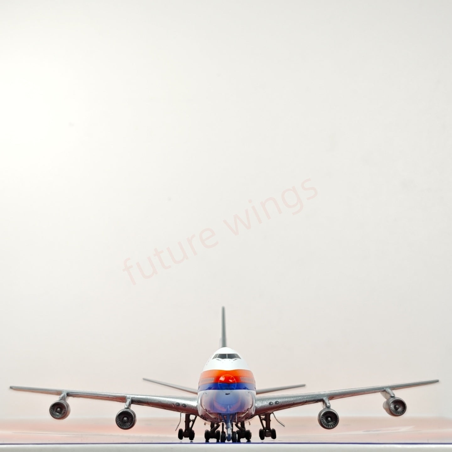 1:400 JC Wings XX4959 United Airlines B747SP N140UA Aircraft Model+Free Tractor