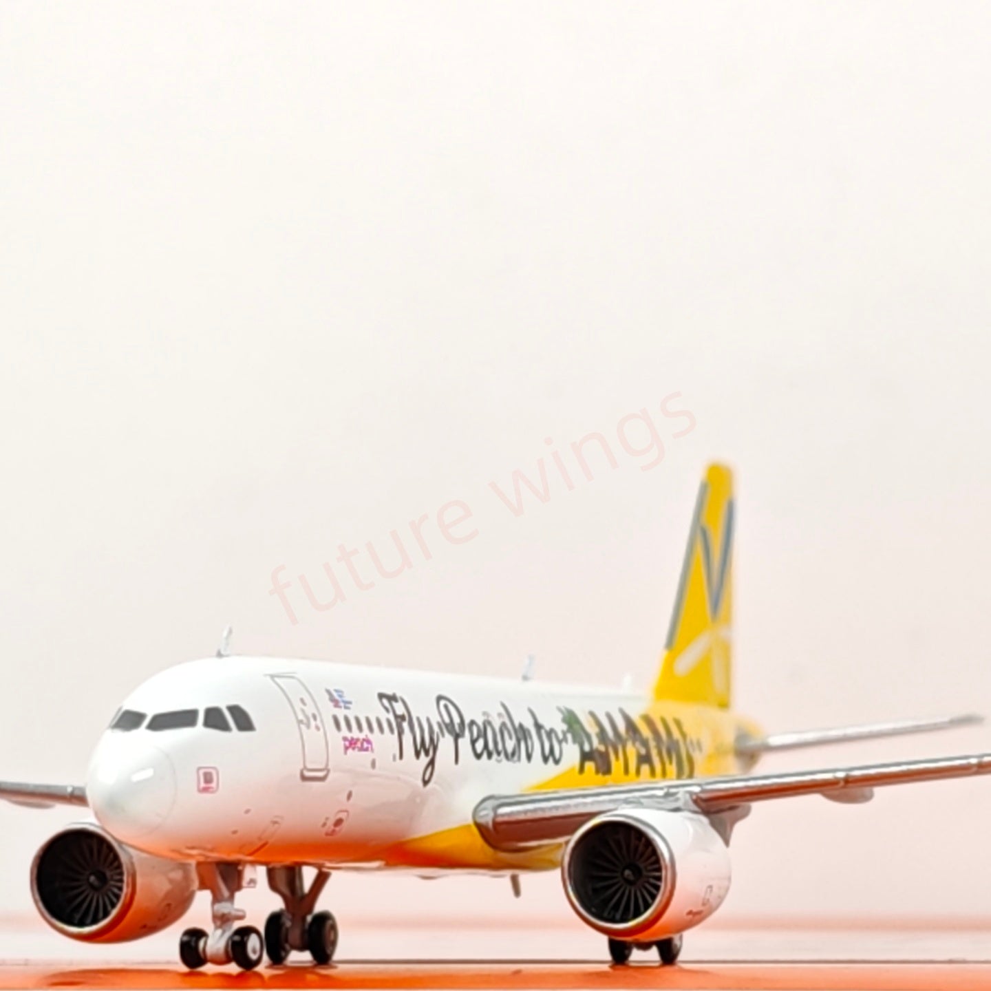 1:400 JC Wings EW4320014 Peach Air A320 JA08VA Aircraft Model+Free Tractor