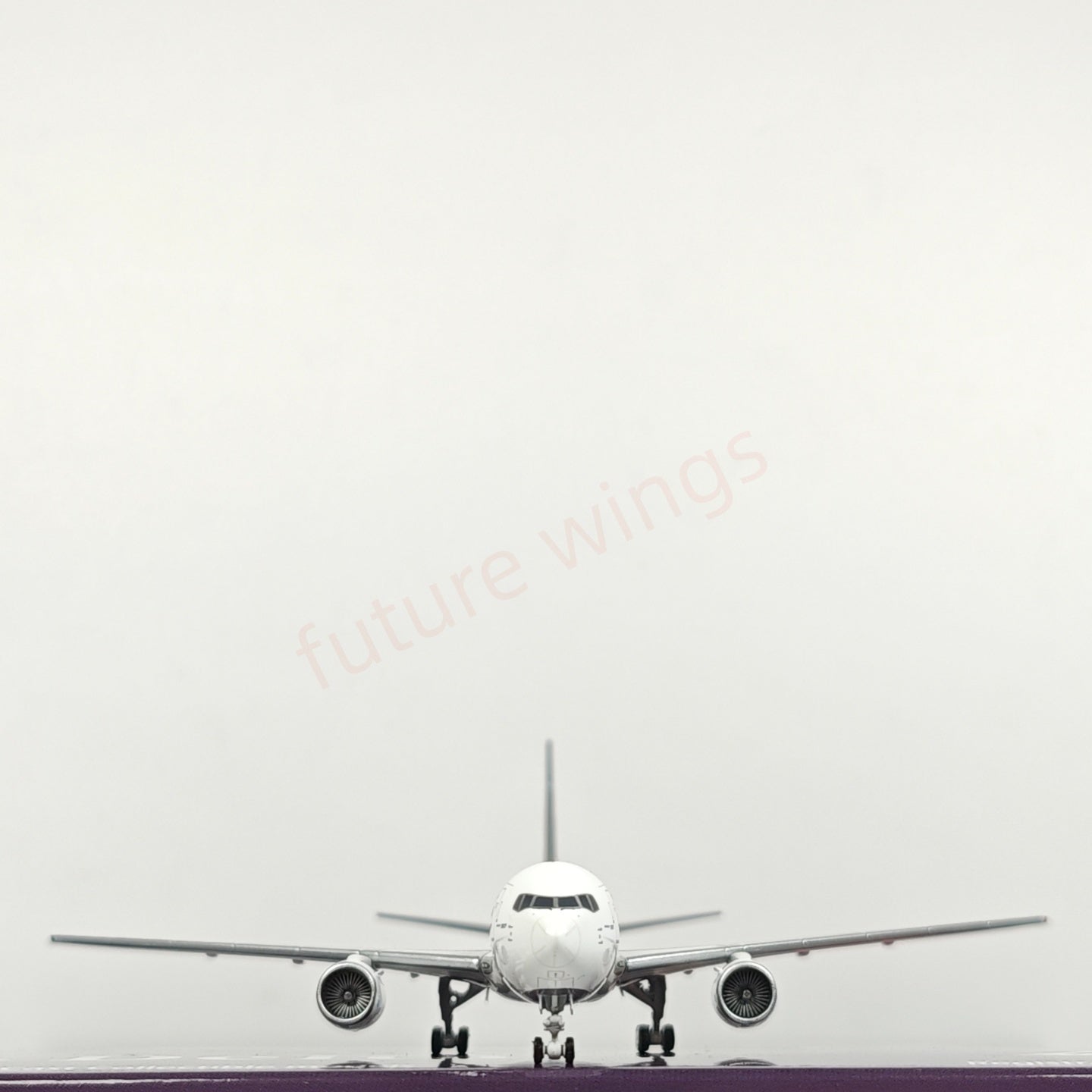 1:400 Z² Model Delta Airlines B767-200 N102DA Aircraft Model+Free Tractor