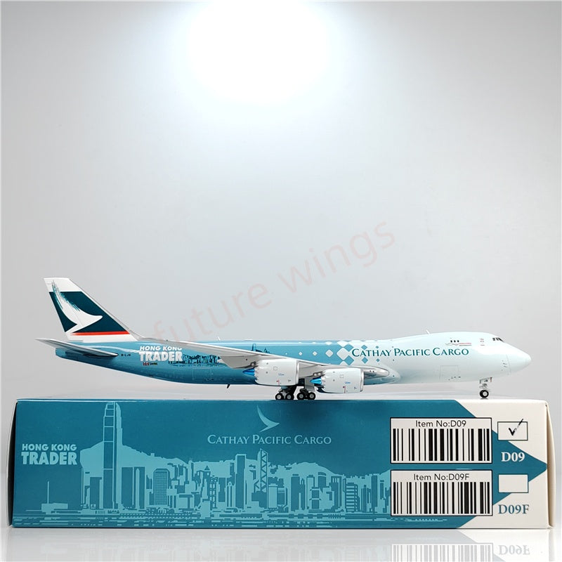 1:400 YY Wings Cathay Pacific B747-8F B-LJA Aircraft Model Free Tractor +Stand