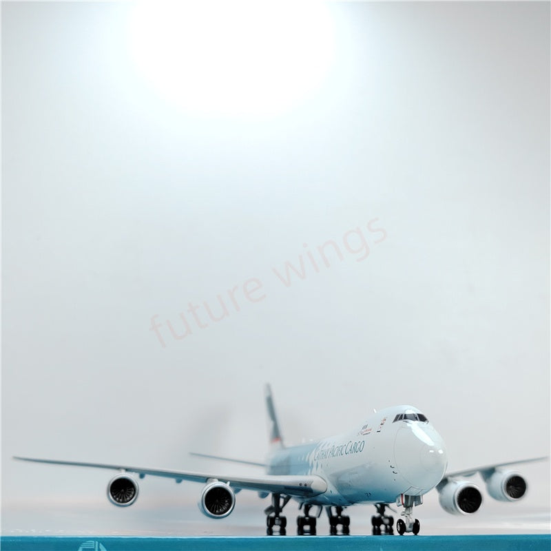 1:400 YY Wings Cathay Pacific B747-8F B-LJA Aircraft Model Free Tractor +Stand
