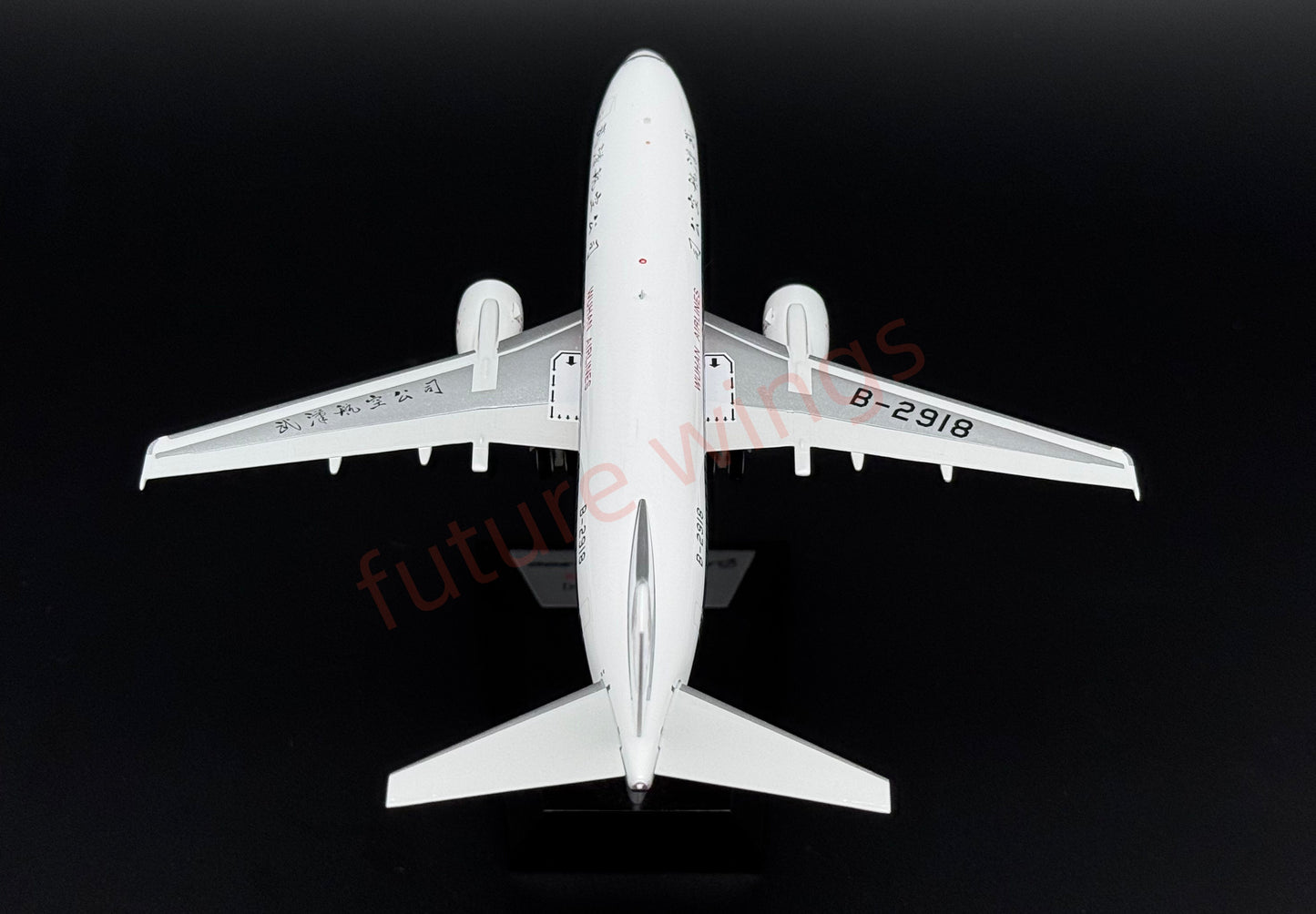 1:200 KJ Model(InFlight200) Wuhan Airlines B737-300 B-2918 Diecast Aircraft Model