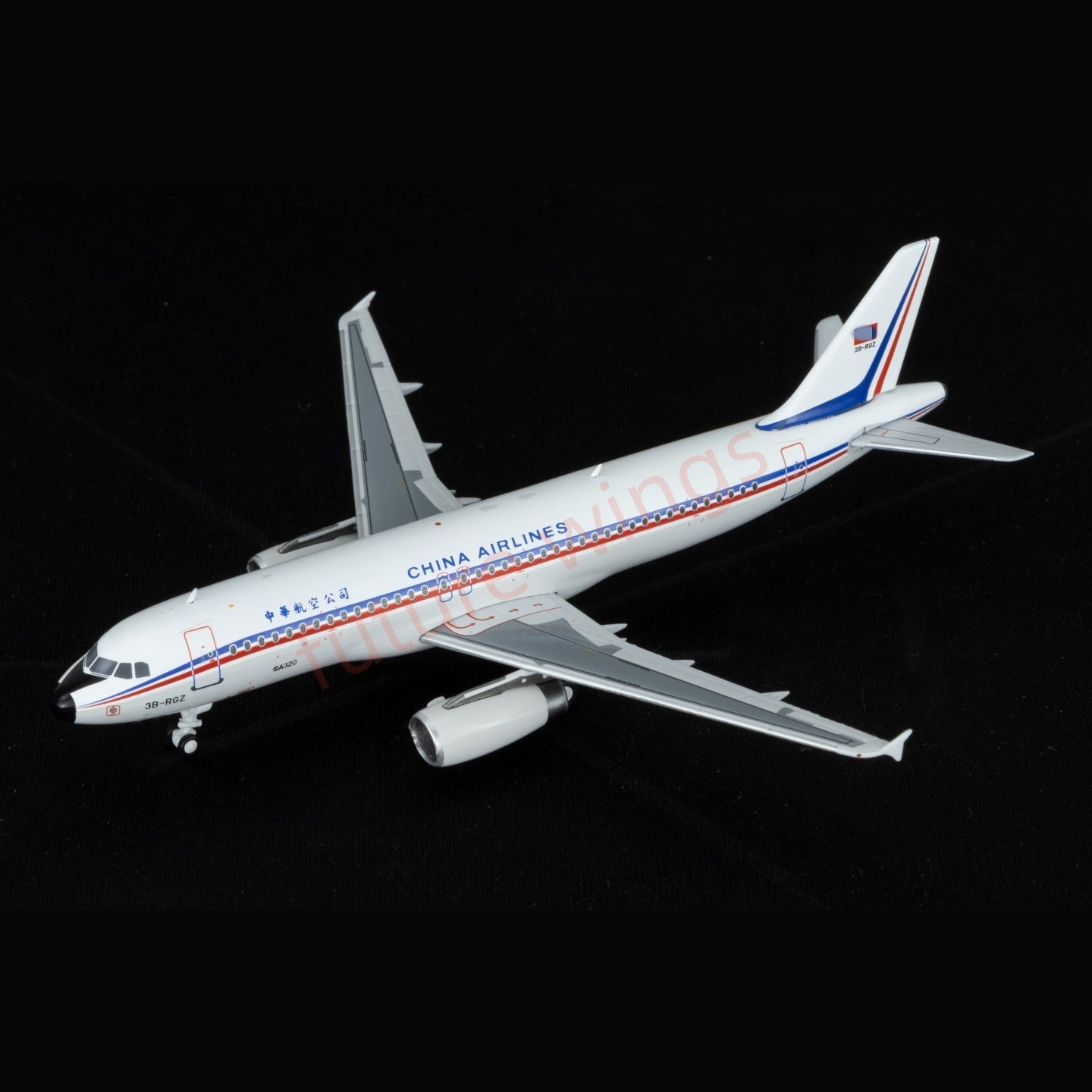 1:400 Kylin Models China Airlines A320 3B-RGZ Aircraft Model+Free Tractor