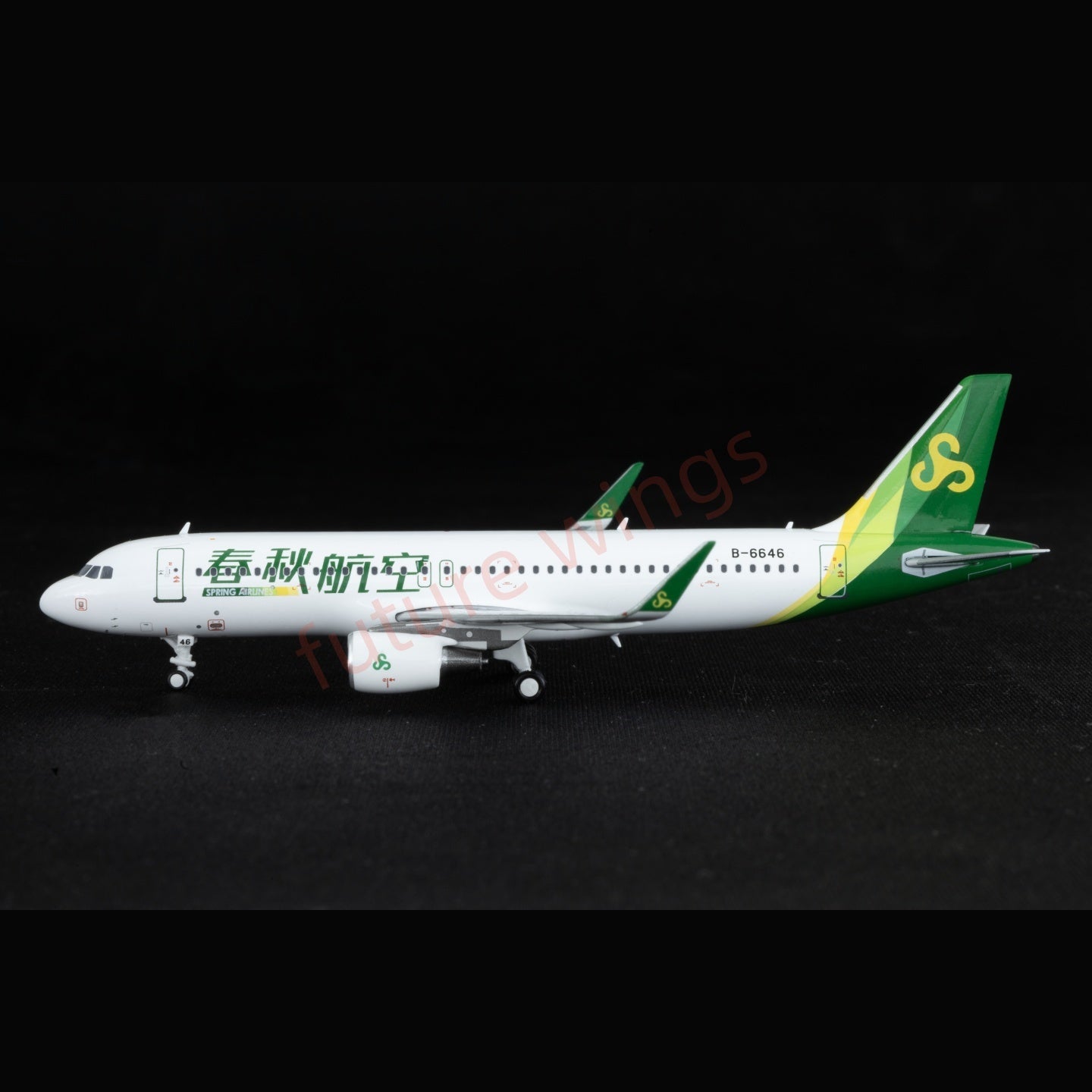 1:400 Kylin Models Spring Airlines A320 B-6646 Aircraft Model+Free Tractor