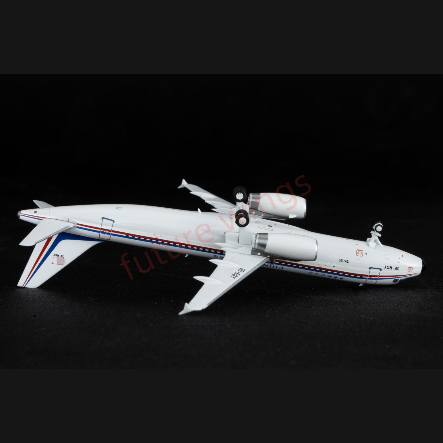 1:400 Kylin Models China Airlines A320 3B-RGY Aircraft Model+Free Tractor