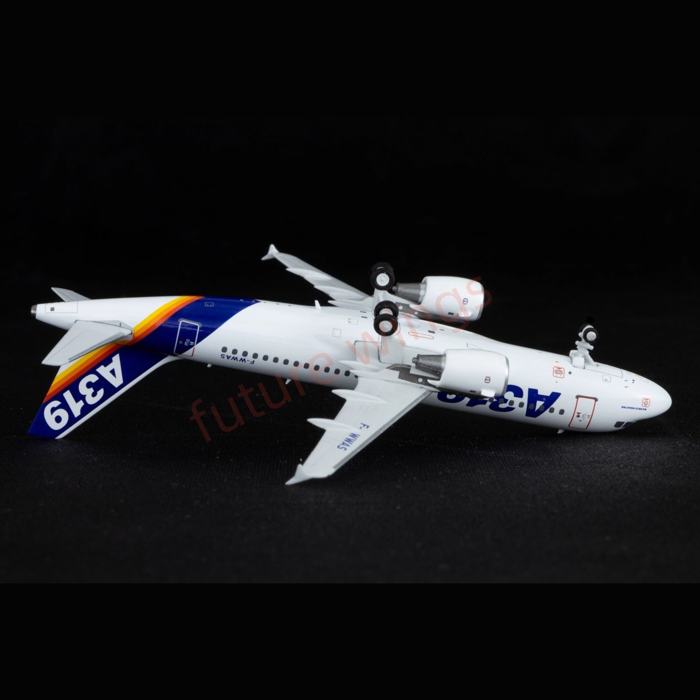 1:400 Kylin Models Airbus House Color A319 F-WWAS  Aircraft Model+Free Tractor