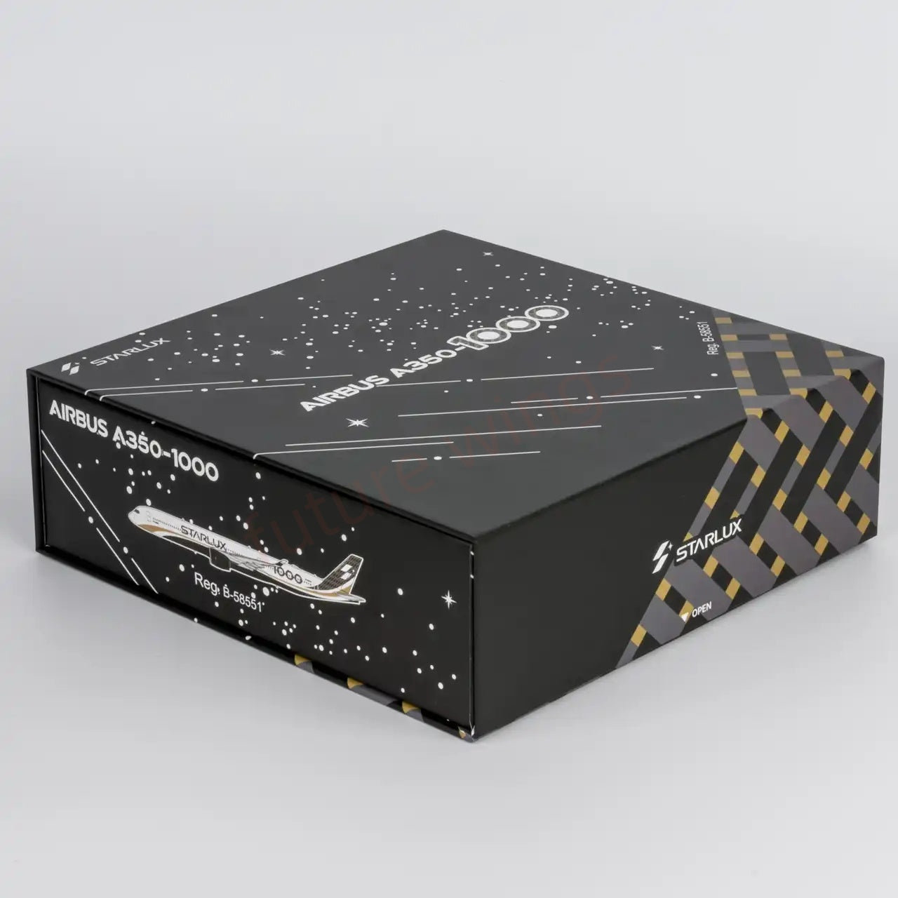 1:400 NG Models NG57025 StarLux Airlines A350-1000 B-58551 " "Luxury Package""Aircraft Model+Free Tractor