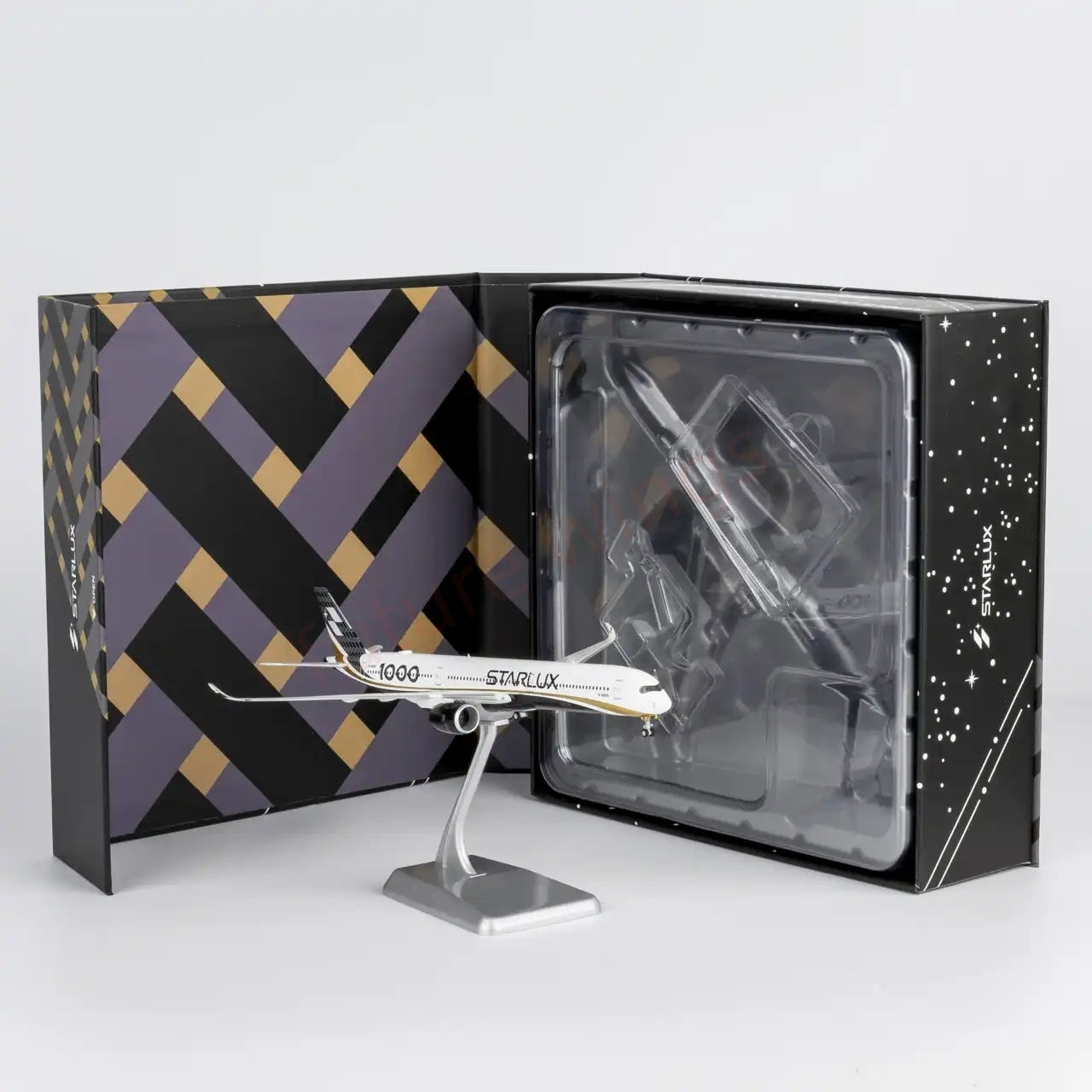 1:400 NG Models NG57025 StarLux Airlines A350-1000 B-58551 " "Luxury Package""Aircraft Model+Free Tractor