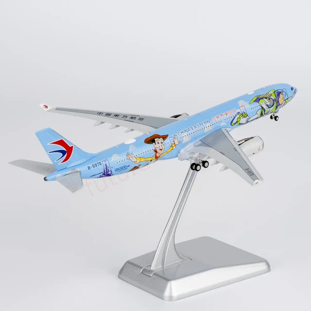 1:400 NG Models NG62079 China Eastern Airlines A330-300 B-5976 " "Luxury Package""Aircraft Model+Free Tractor