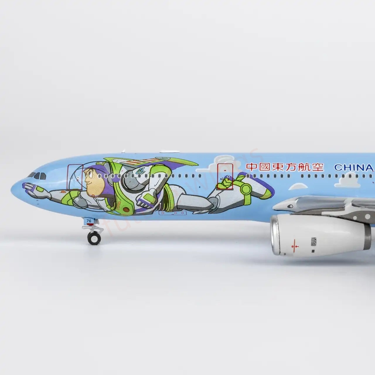 1:400 NG Models NG62078 China Eastern Airlines A330-300 B-5976 Aircraft Model+Free Tractor