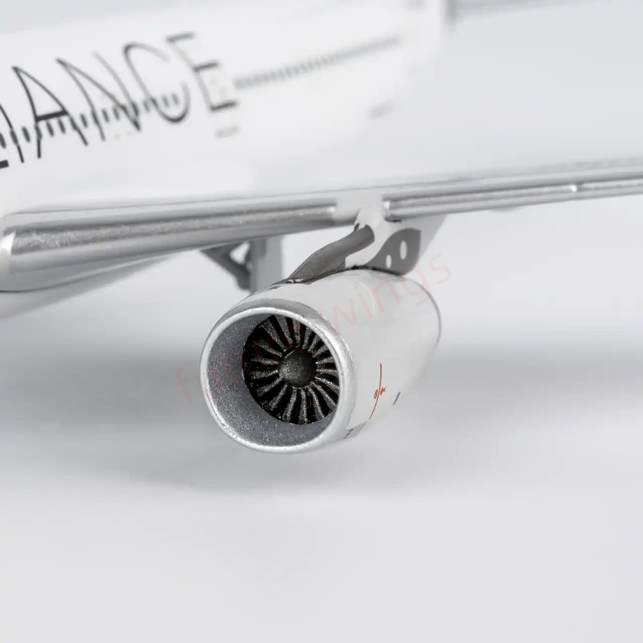 1:400 NG Models NG62080 Air China A330-300 B-5912 "Star Alliance" Aircraft Model+Free Tractor