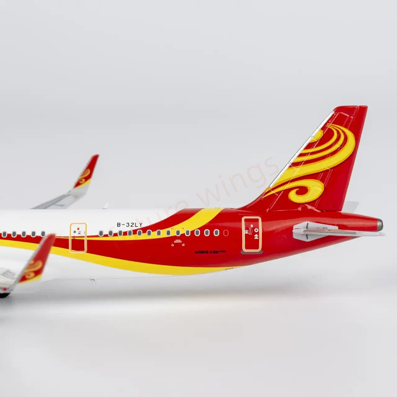 1:400 NG Models NG13135 Hainan Airlines A321neo B-32LY Aircraft Model+Free Tractor
