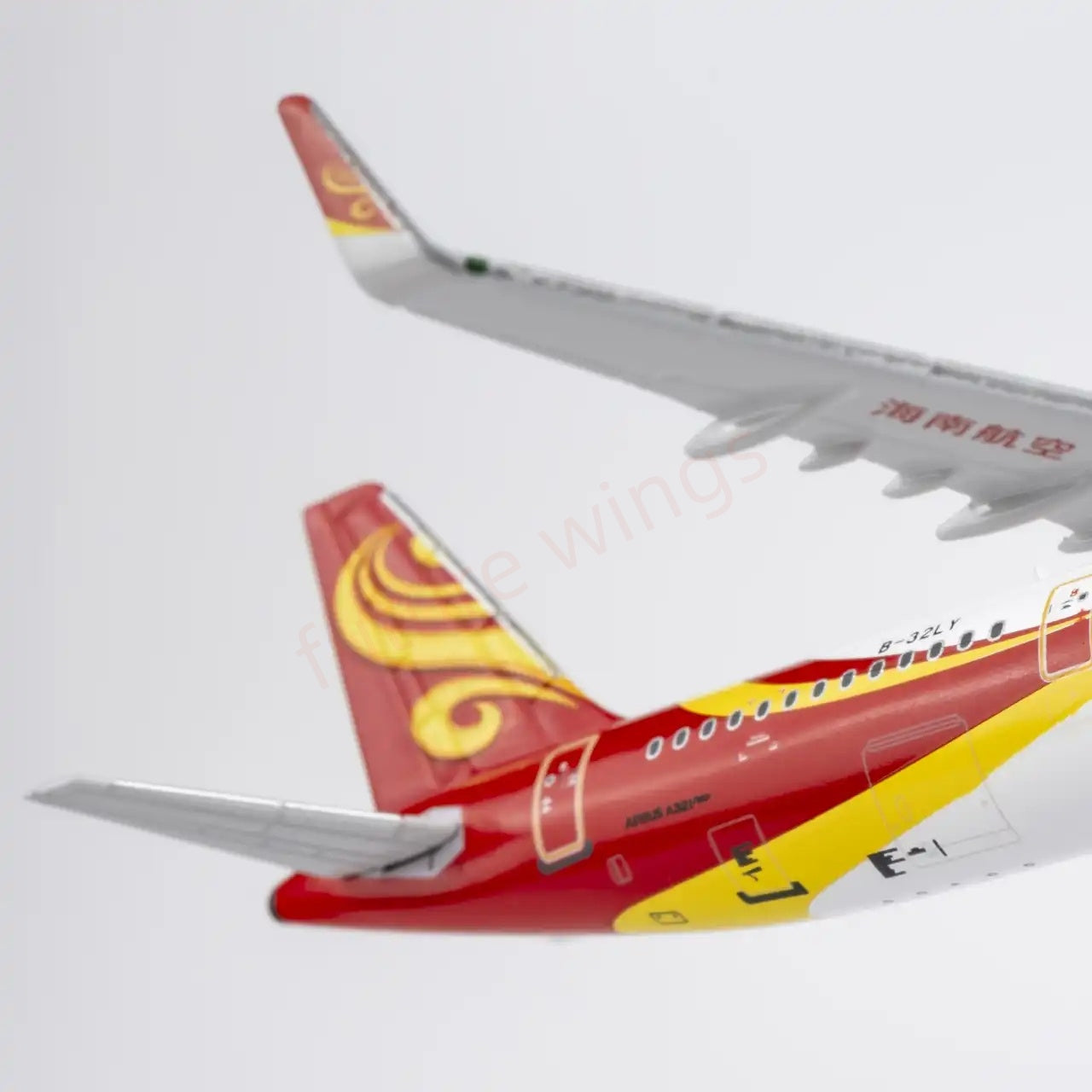 1:400 NG Models NG13135 Hainan Airlines A321neo B-32LY Aircraft Model+Free Tractor
