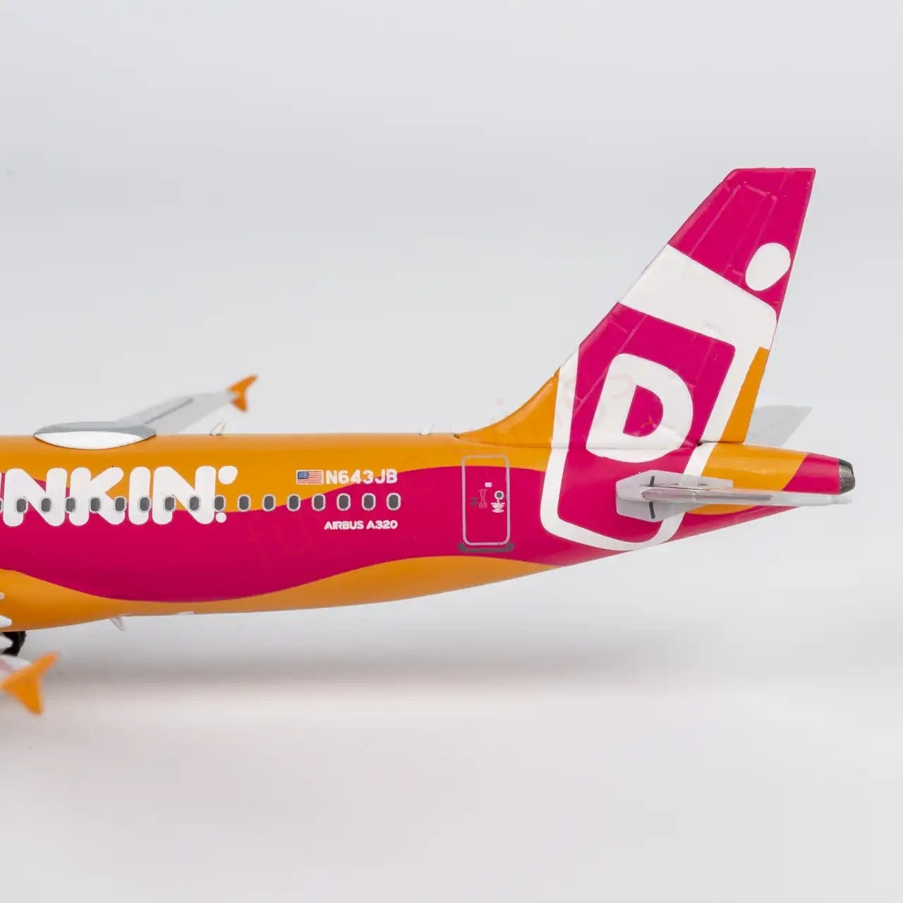 1:400 NG Models NG15061 JetBlue A320 N643JB Dunkin Aircraft Model+Free Tractor