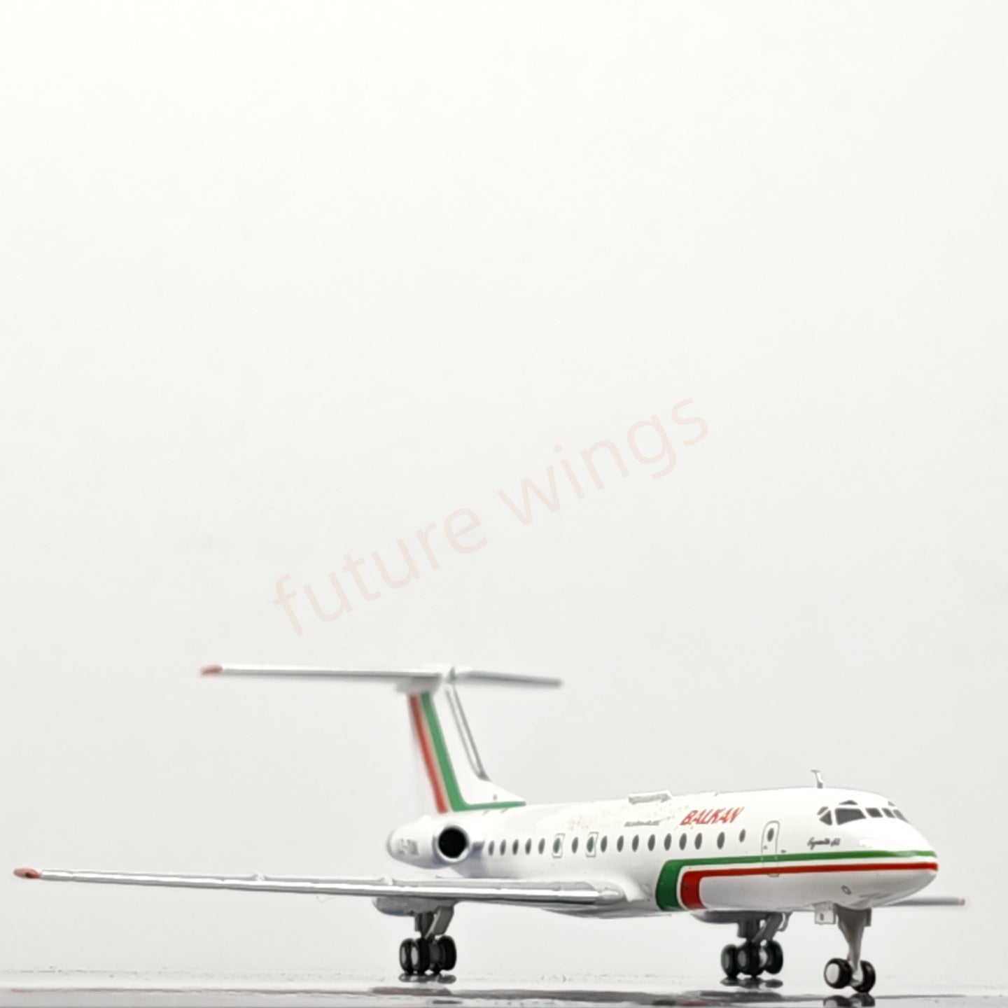 1:400 PandaModel Balkan Bulgarian Airlines TU-134A LZ-TUM Aircraft Model+Free Tractor