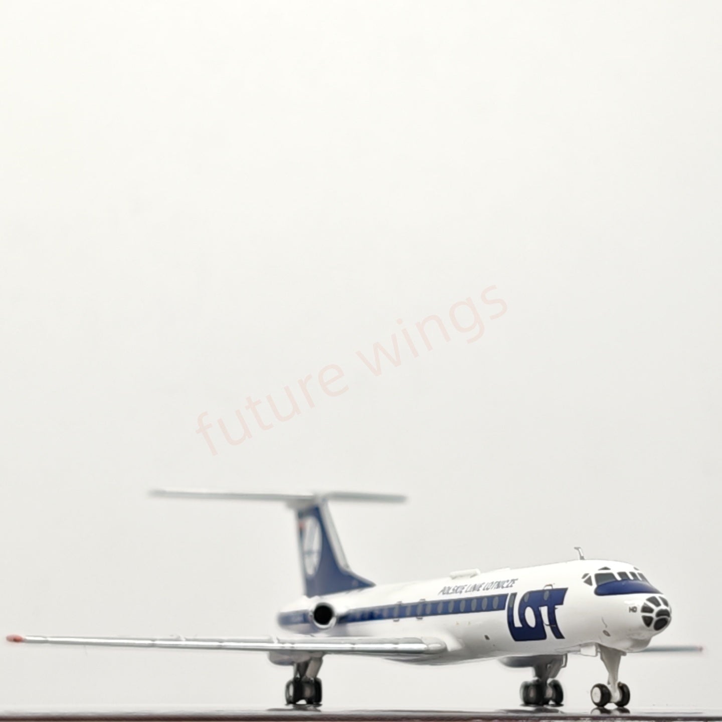 1:400 PandaModel LOT TU-134 SP-LHD Aircraft Model+Free Tractor