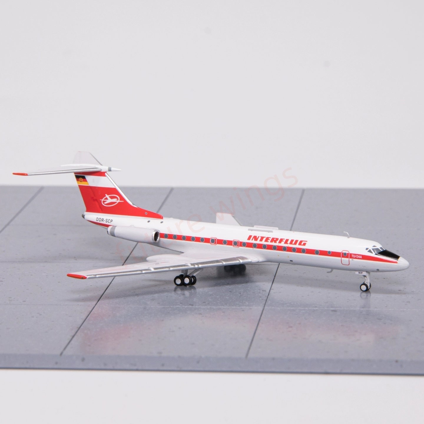 1:400 PandaModel Interflug TU-134A DDR-SCP Aircraft Model+Free Tractor