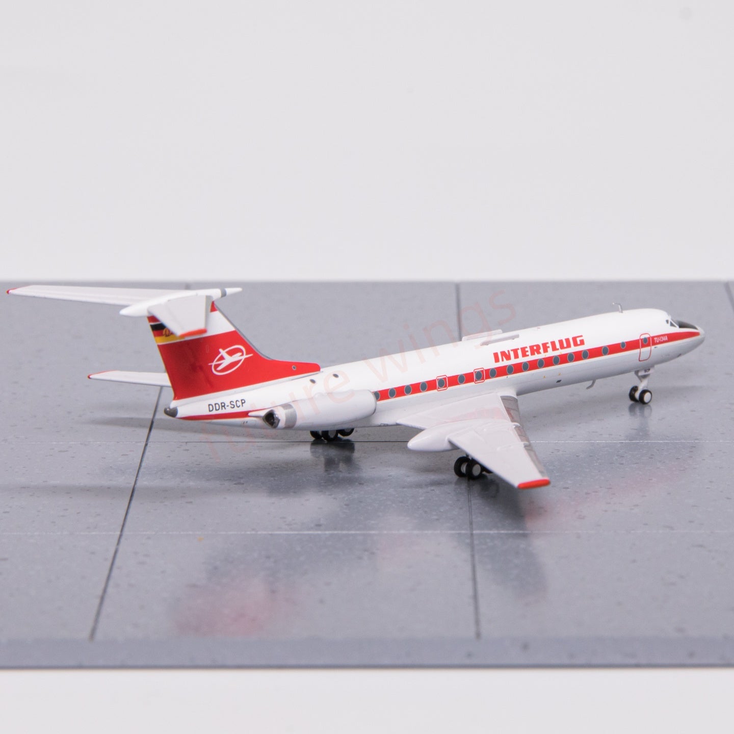 1:400 PandaModel Interflug TU-134A DDR-SCP Aircraft Model+Free Tractor