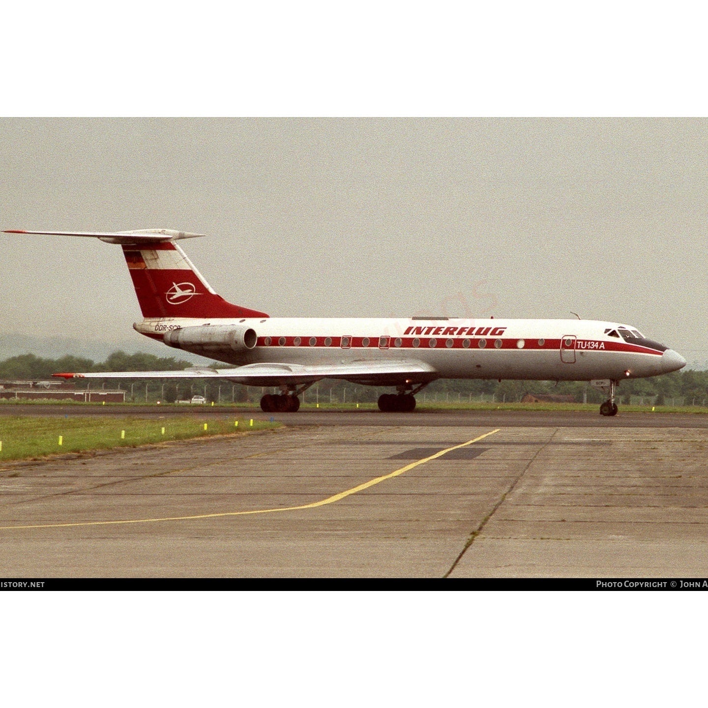 1:400 PandaModel Interflug TU-134A DDR-SCP Aircraft Model+Free Tractor