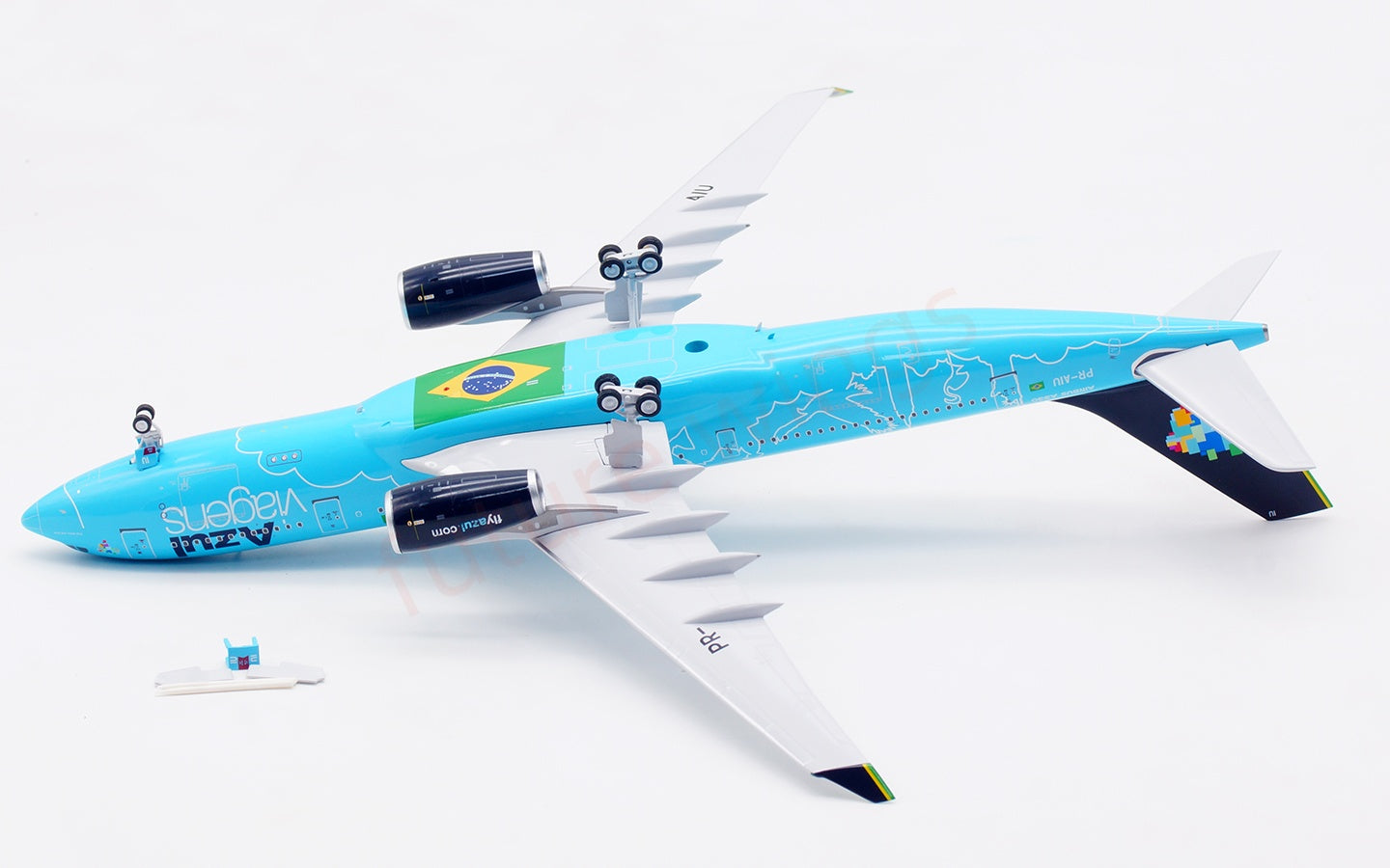 1:200 InFlight200 Azul A330-200 PR-AIU Aircraft Model With Stand