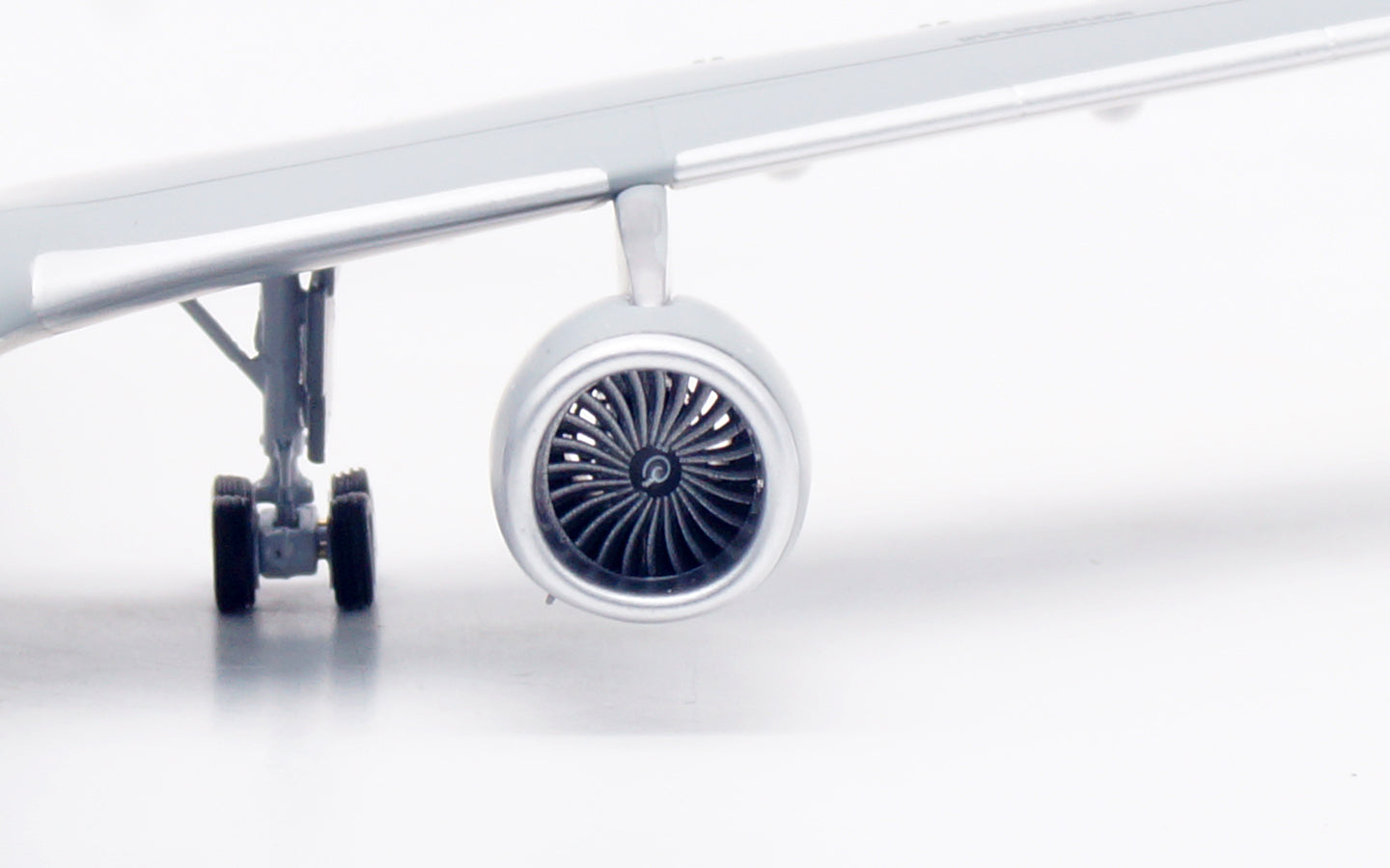 1:200 InFlight200 Royal Air Force A330-243MRTT ZZ335 Aircraft Model With Stand